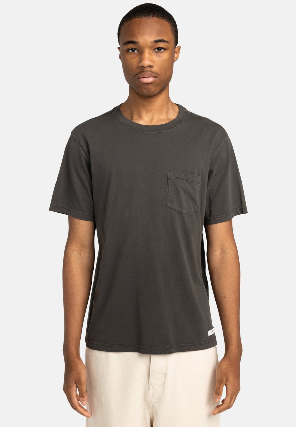 Базовая футболка POCKET PIGMENT Element, светло-серый
Базовая футболка POCKET PIGMENT Element, светло-серый