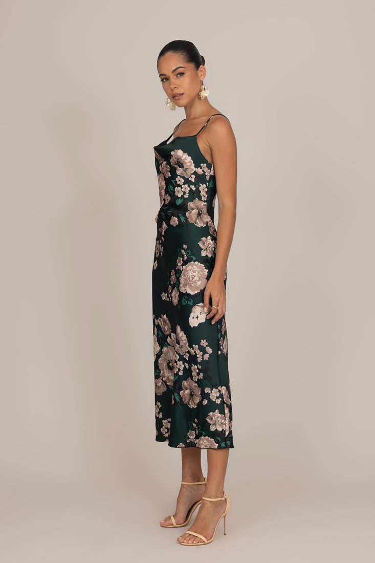 Платье WAL G. CARA MIDI, Forest Green Print/Dark Green
Платье WAL G. CARA MIDI, Forest Green Print/Dark Green