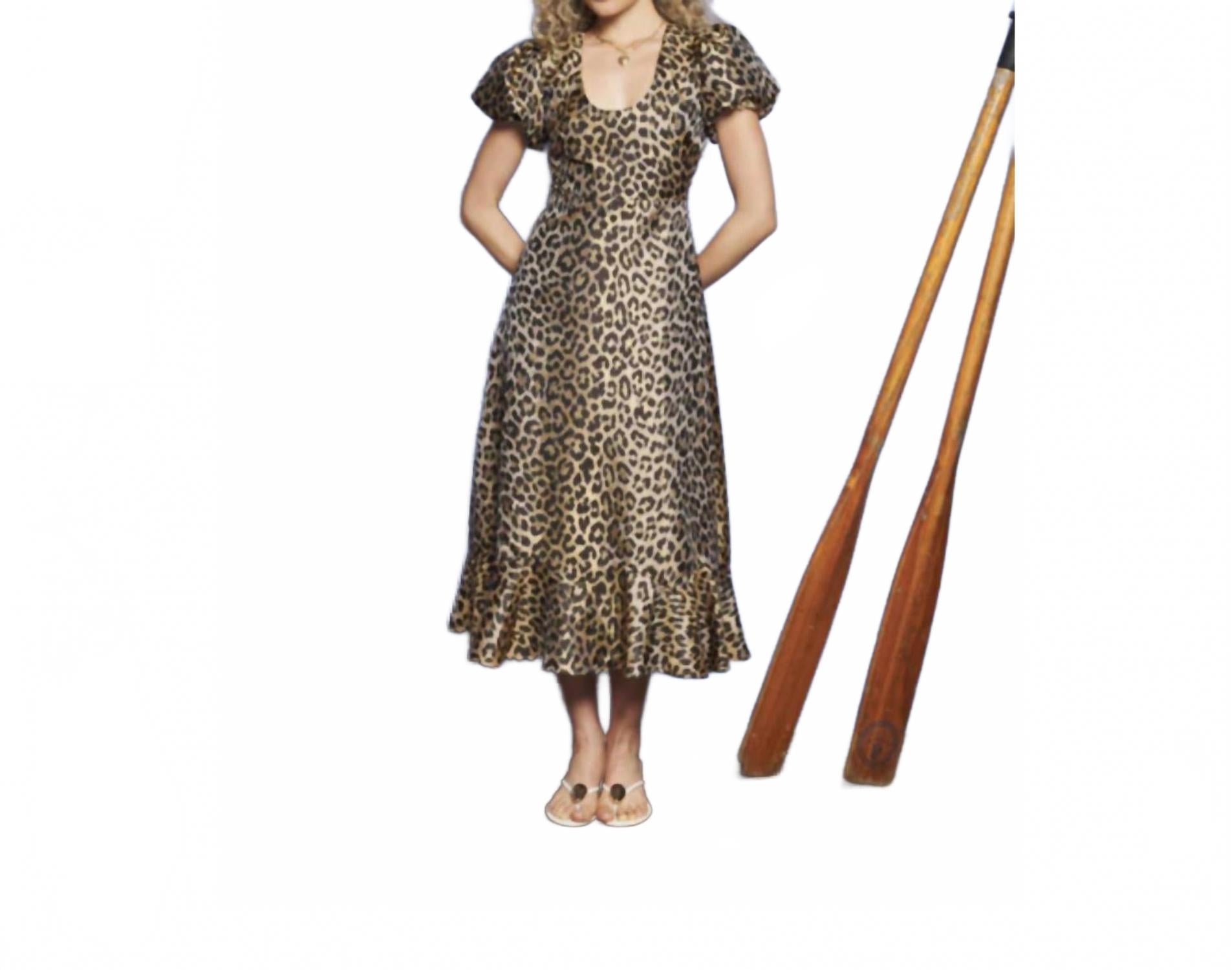 SISTER JANE Платье миди Brooke с леопардовым принтом
SISTER JANE Платье миди Brooke с леопардовым принтом