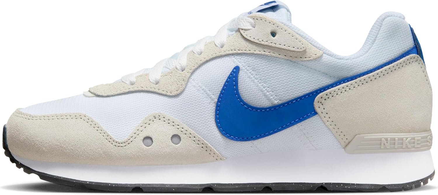 Женские кроссовки для соревнований Nike, Photon Dust Game Royal White Black
Женские кроссовки для соревнований Nike, Photon Dust Game Royal White Black