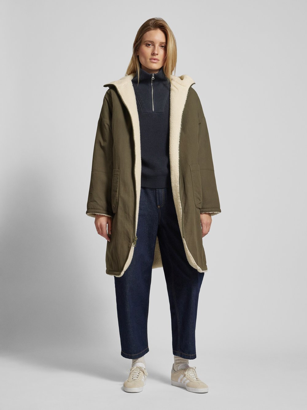 Двустороннее пальто прямого кроя с накладными карманами Jake*s Casual, оливковый
Двустороннее пальто прямого кроя с накладными карманами Jake*s Casual, оливковый