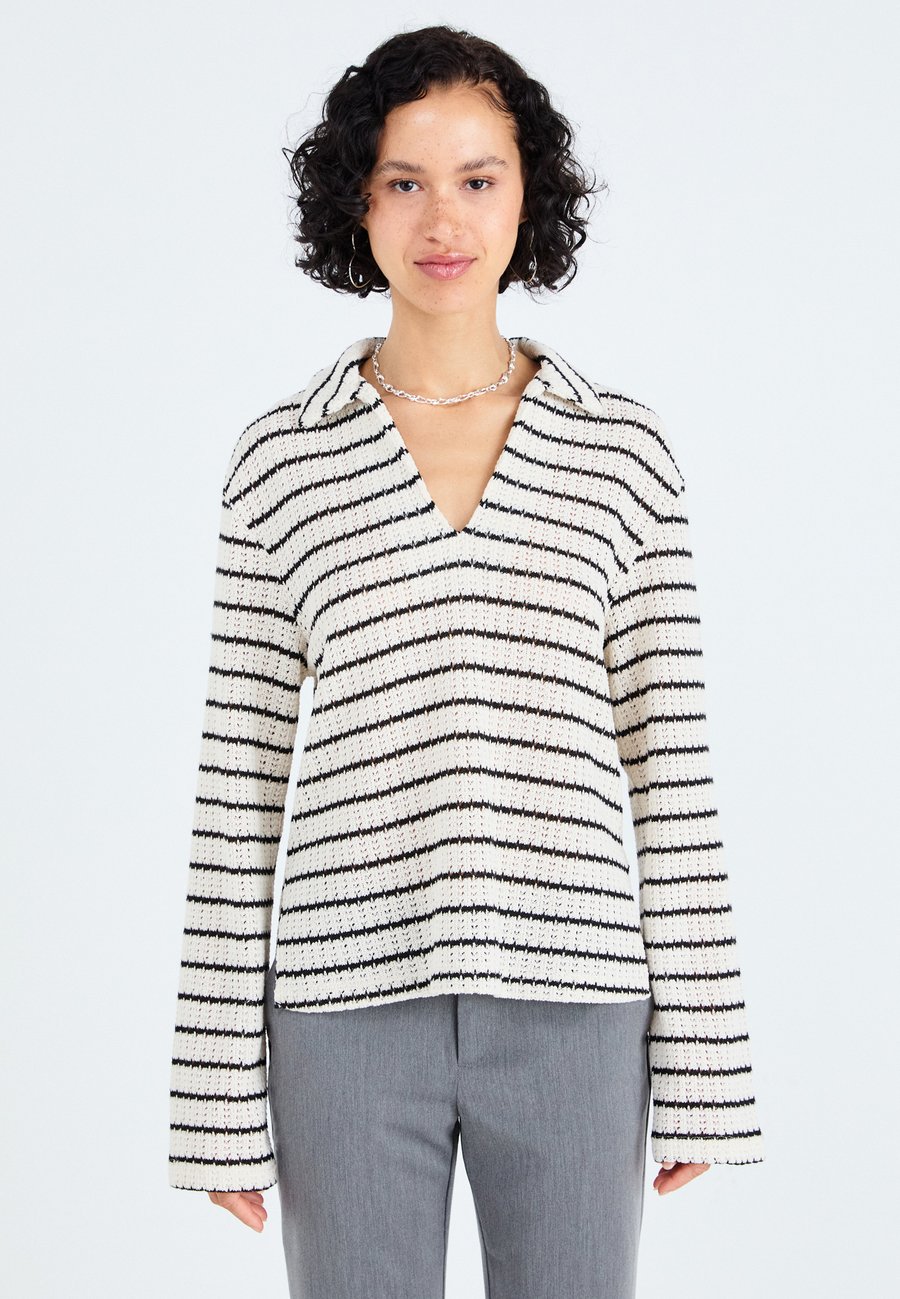 Джемпер Gina Tricot Jumper, White/Black/White
Джемпер Gina Tricot Jumper, White/Black/White