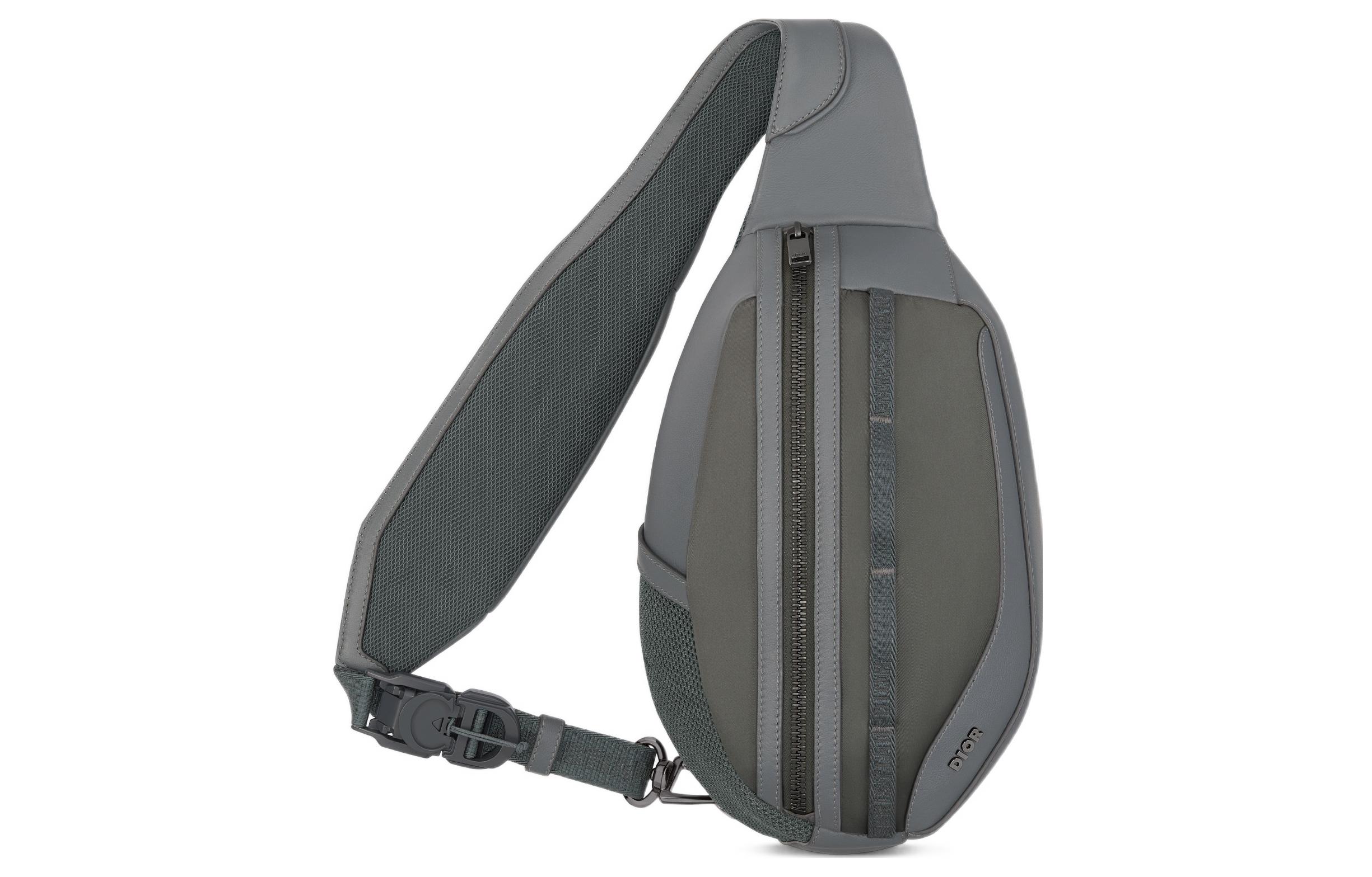 Сумка через плечо Scarab Smooth из натуральной кожи для мужчин серый DIOR, Set (Bag+Dust Bag)
Сумка через плечо Scarab Smooth из натуральной кожи для мужчин серый DIOR, Set (Bag+Dust Bag)