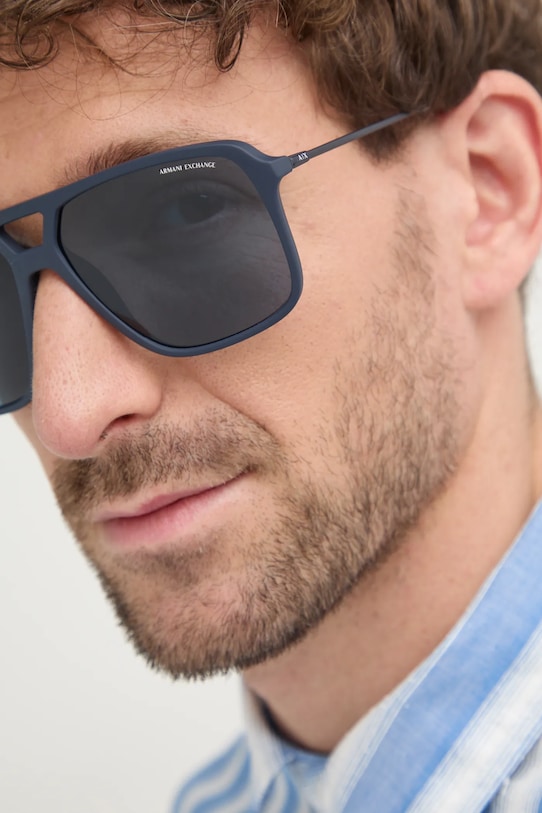 Солнцезащитные очки Armani Exchange, черный
Солнцезащитные очки Armani Exchange, черный