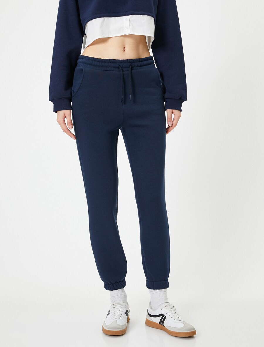 Спортивные штаны Koton Tapered Pants, темно-синий
Спортивные штаны Koton Tapered Pants, темно-синий