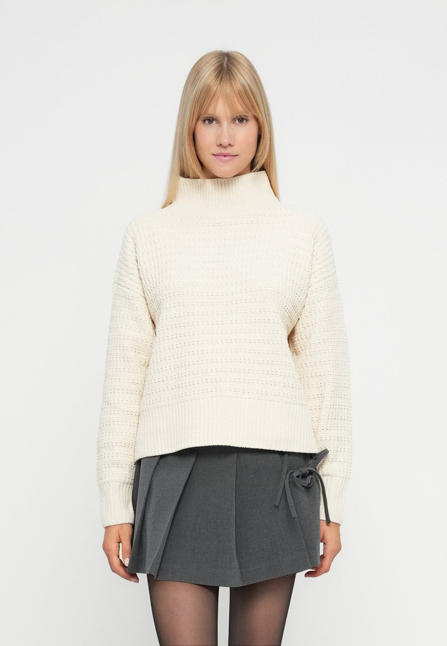 Джемпер ONLY ONLGLOBE HIGH NECK , Whitecap Gray/Off-White
Джемпер ONLY ONLGLOBE HIGH NECK , Whitecap Gray/Off-White