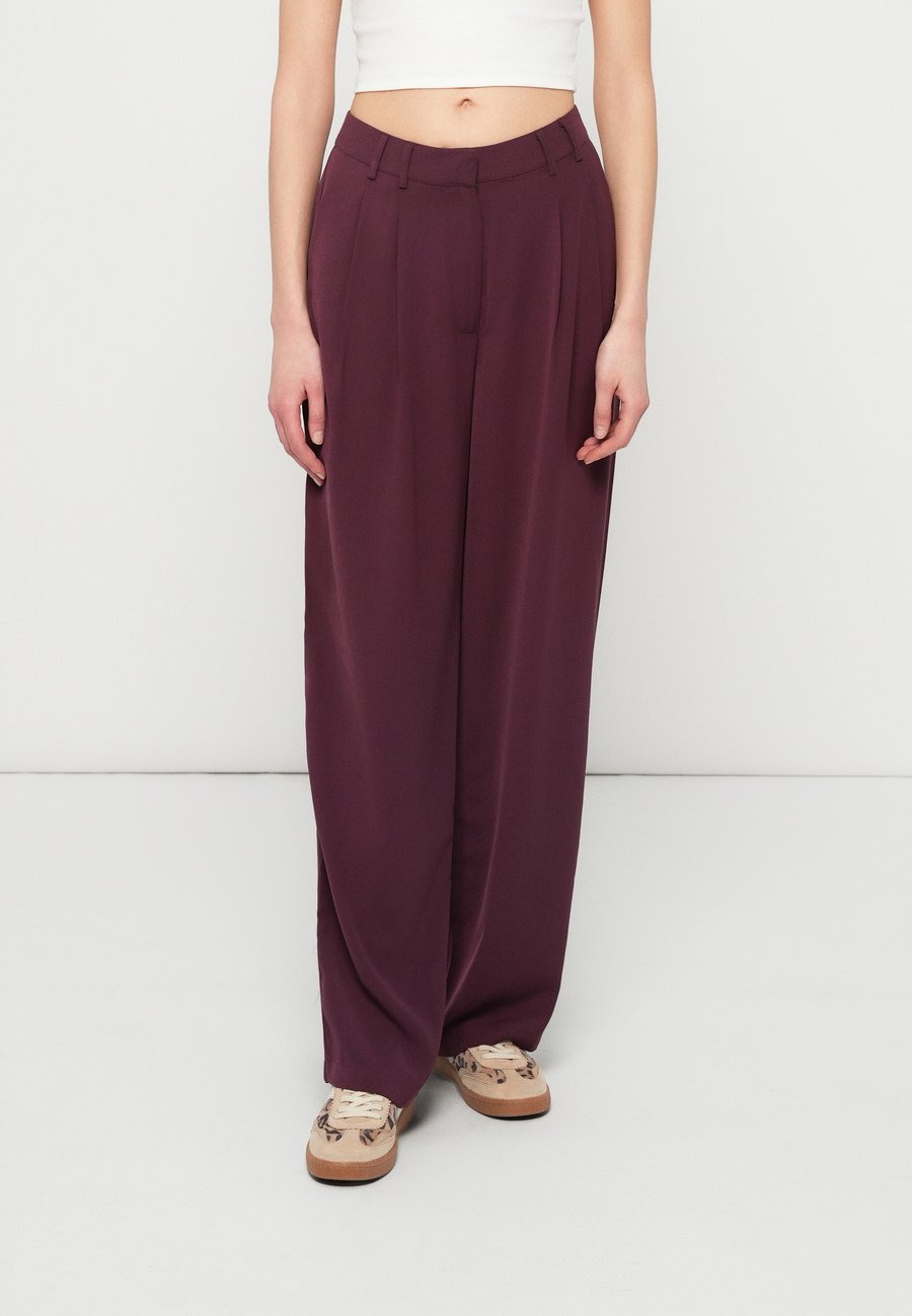 Брюки LeGer by Lena Gercke KORA PANTS, Aubergine/Purple
Брюки LeGer by Lena Gercke KORA PANTS, Aubergine/Purple