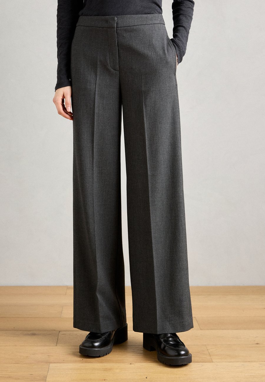 Брюки Marc O'Polo PANTS LONG LEG CULOTTE FITTED AT WAIST WAISTBAND ZIP FLY, Multi/Night Grey Melange/Grey
Брюки Marc O'Polo PANTS LONG LEG CULOTTE FITTED AT WAIST WAISTBAND ZIP FLY, Multi/Night Grey Melange/Grey