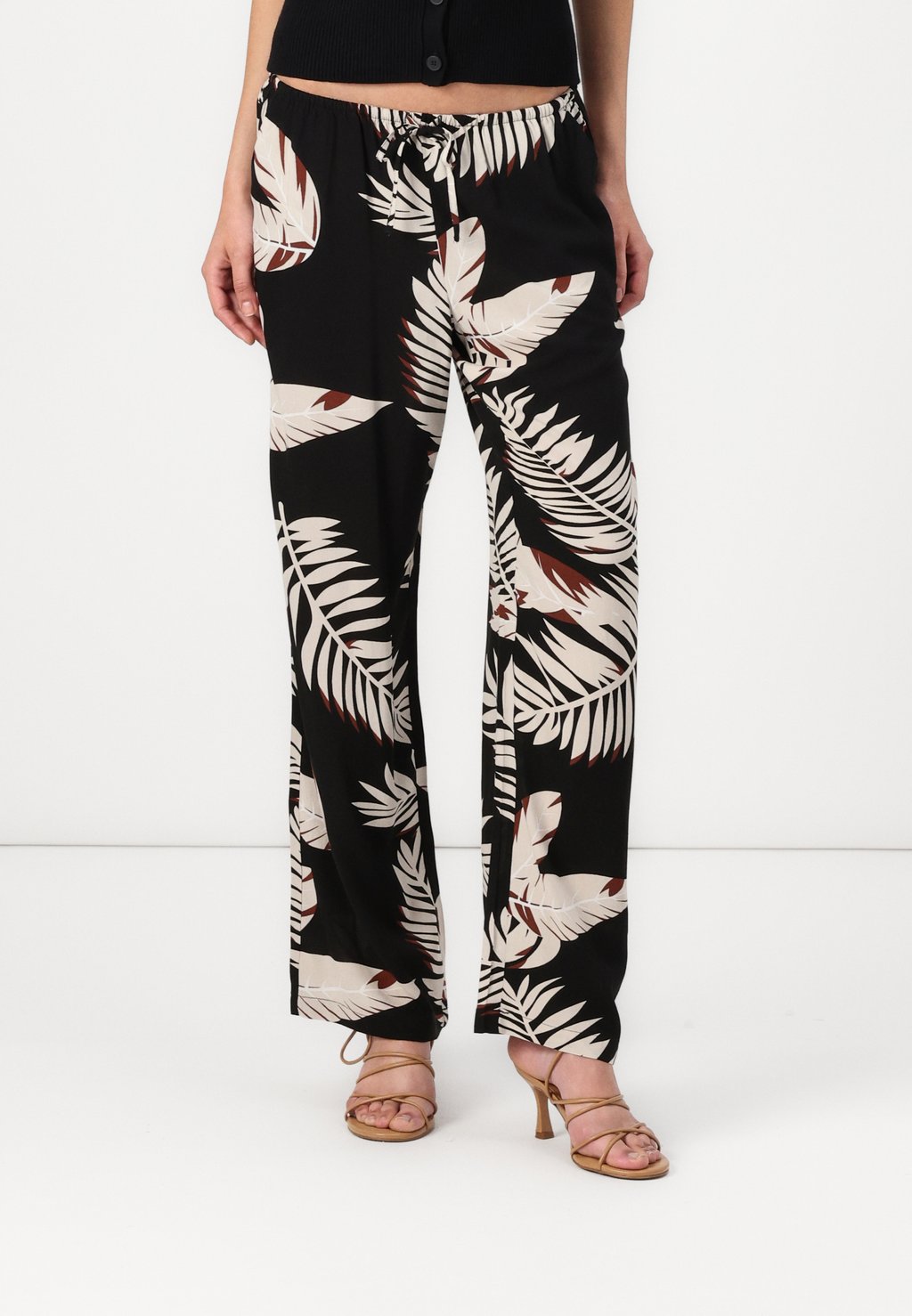 Брюки VMEASY WIDE PANT Vero Moda, черный
Брюки VMEASY WIDE PANT Vero Moda, черный