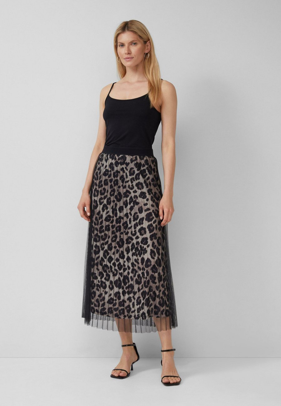 Юбка s.Oliver BLACK LABEL MIT LEO MUSTER, Grau/Grey
Юбка s.Oliver BLACK LABEL MIT LEO MUSTER, Grau/Grey