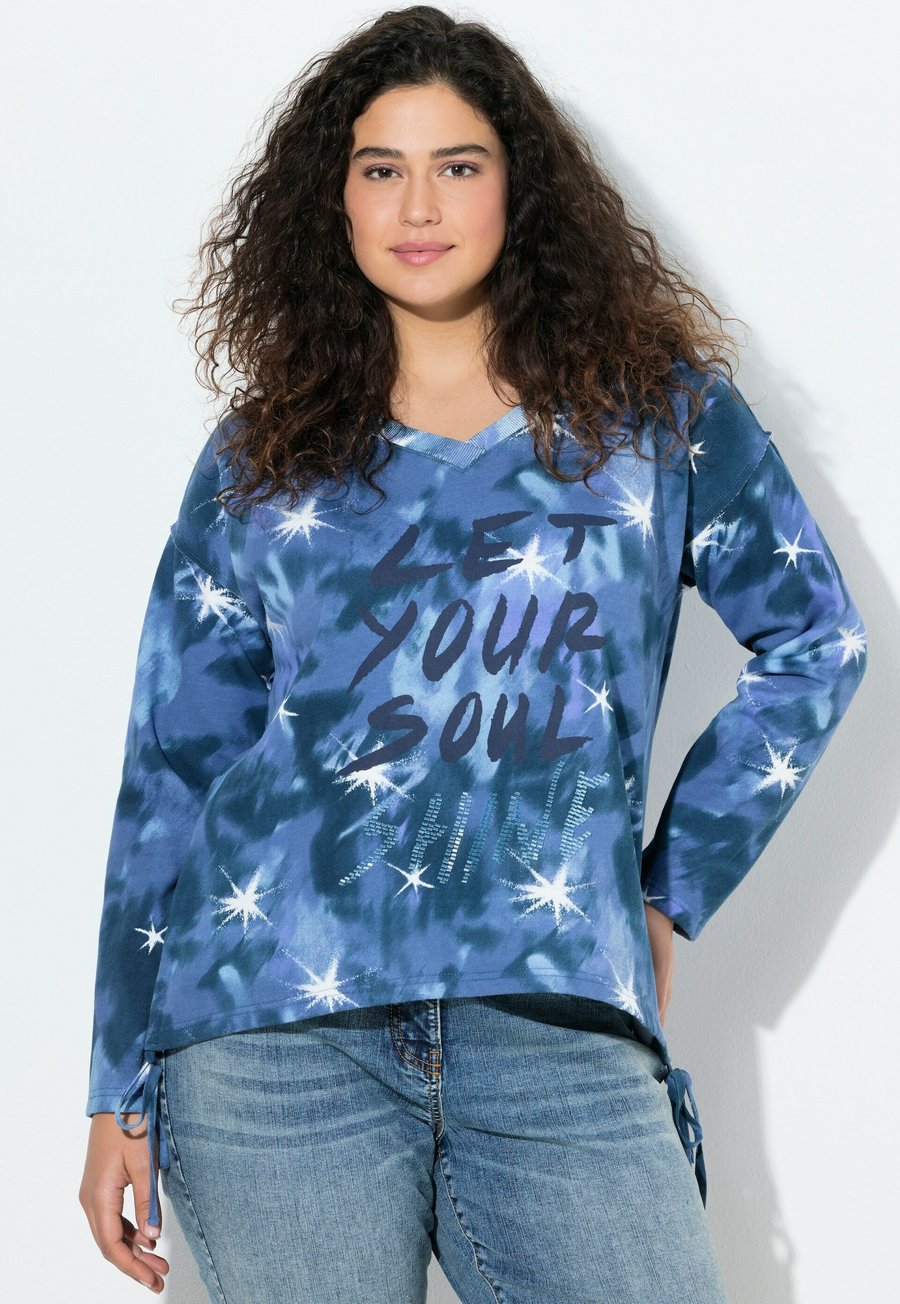 Толстовка Ulla Popken LET YOUR SOUL SHINE GRAPHIC , Atlantic Blue/Blue, Синий, Толстовка Ulla Popken LET YOUR SOUL SHINE GRAPHIC , Atlantic Blue/Blue
Толстовка Ulla Popken LET YOUR SOUL SHINE GRAPHIC , Atlantic Blue/Blue, Синий, Толстовка Ulla Popken LET YOUR SOUL SHINE GRAPHIC , Atlantic Blue/Blue