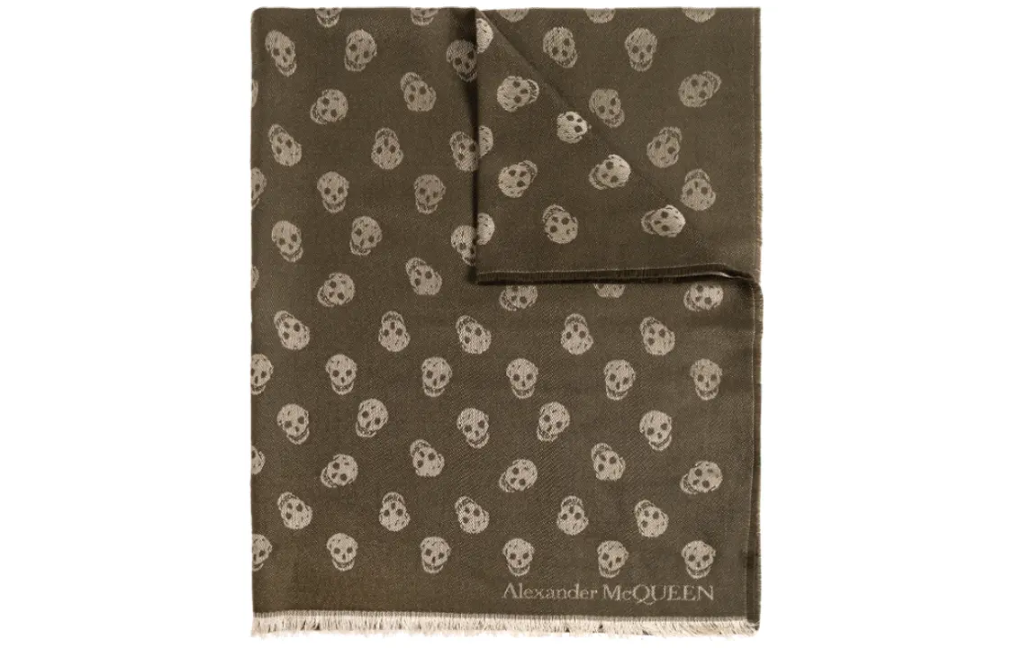 Alexander McQueen Черепной жаккардовый шарф с бахромой, Green 
Alexander McQueen Черепной жаккардовый шарф с бахромой, Green