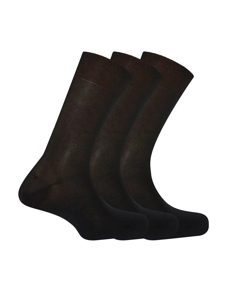 В наборе три пары коротких мужских хлопковых носков Dustin, черный
В наборе три пары коротких мужских хлопковых носков Dustin, черный