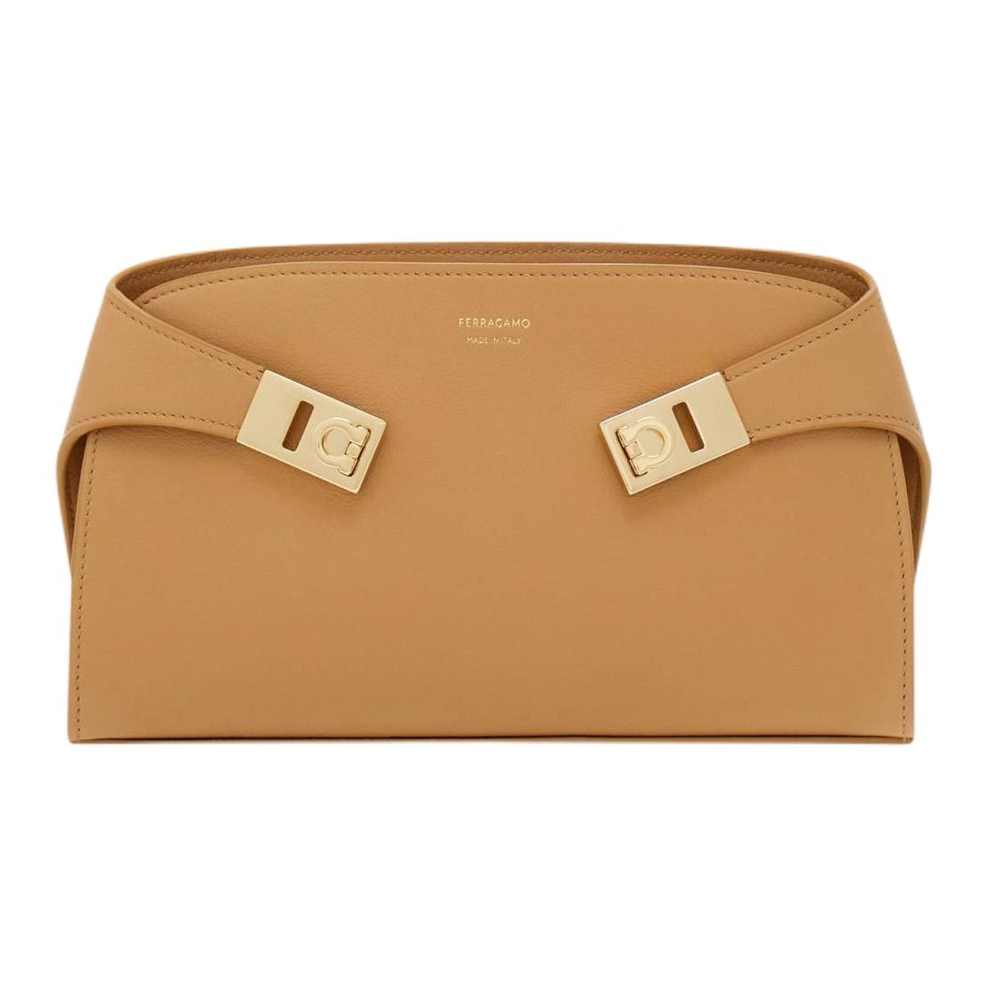 Мини-сумка через плечо из телячьей кожи FERRAGAMO для женщин, светло-бежевая
Мини-сумка через плечо из телячьей кожи FERRAGAMO для женщин, светло-бежевая