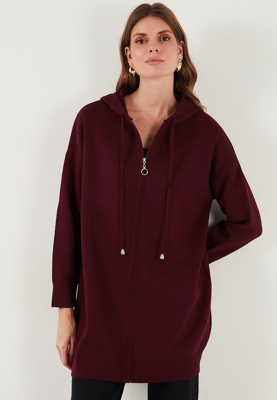 Кардиган LELA Cardigan, Bordeaux
Кардиган LELA Cardigan, Bordeaux