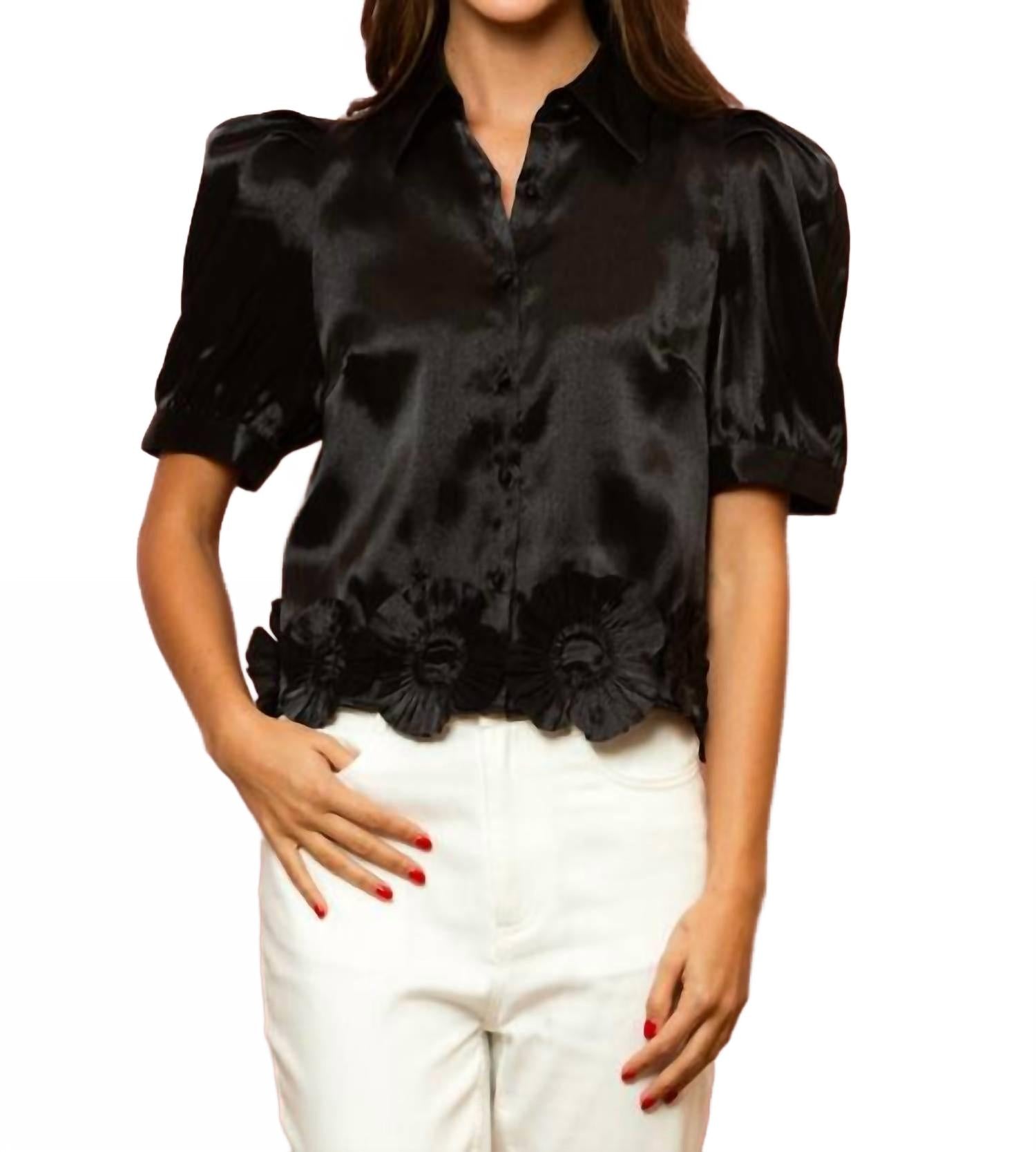 Черная рубашка с пуговицами и цветочной аппликацией JESSIE LIU
Черная рубашка с пуговицами и цветочной аппликацией JESSIE LIU