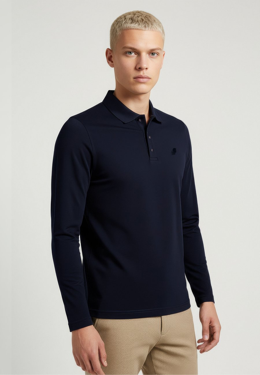 Поло KARL LAGERFELD Polo shirt, Midnight Blue/Dark Blue, Синий, Поло KARL LAGERFELD Polo shirt, Midnight Blue/Dark Blue
Поло KARL LAGERFELD Polo shirt, Midnight Blue/Dark Blue, Синий, Поло KARL LAGERFELD Polo shirt, Midnight Blue/Dark Blue
