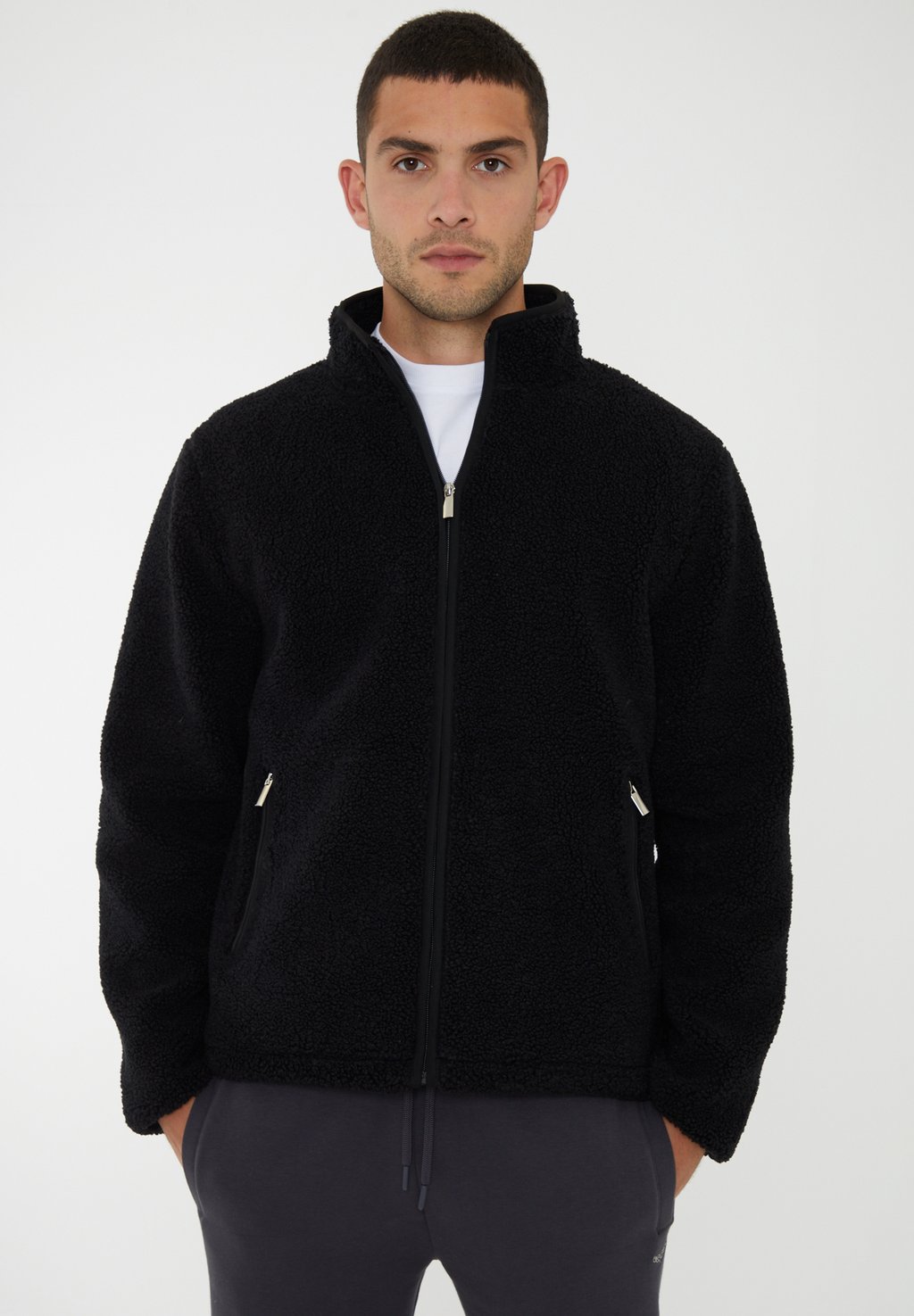 Флисовая куртка EDMUND Threadbare, черный
Флисовая куртка EDMUND Threadbare, черный