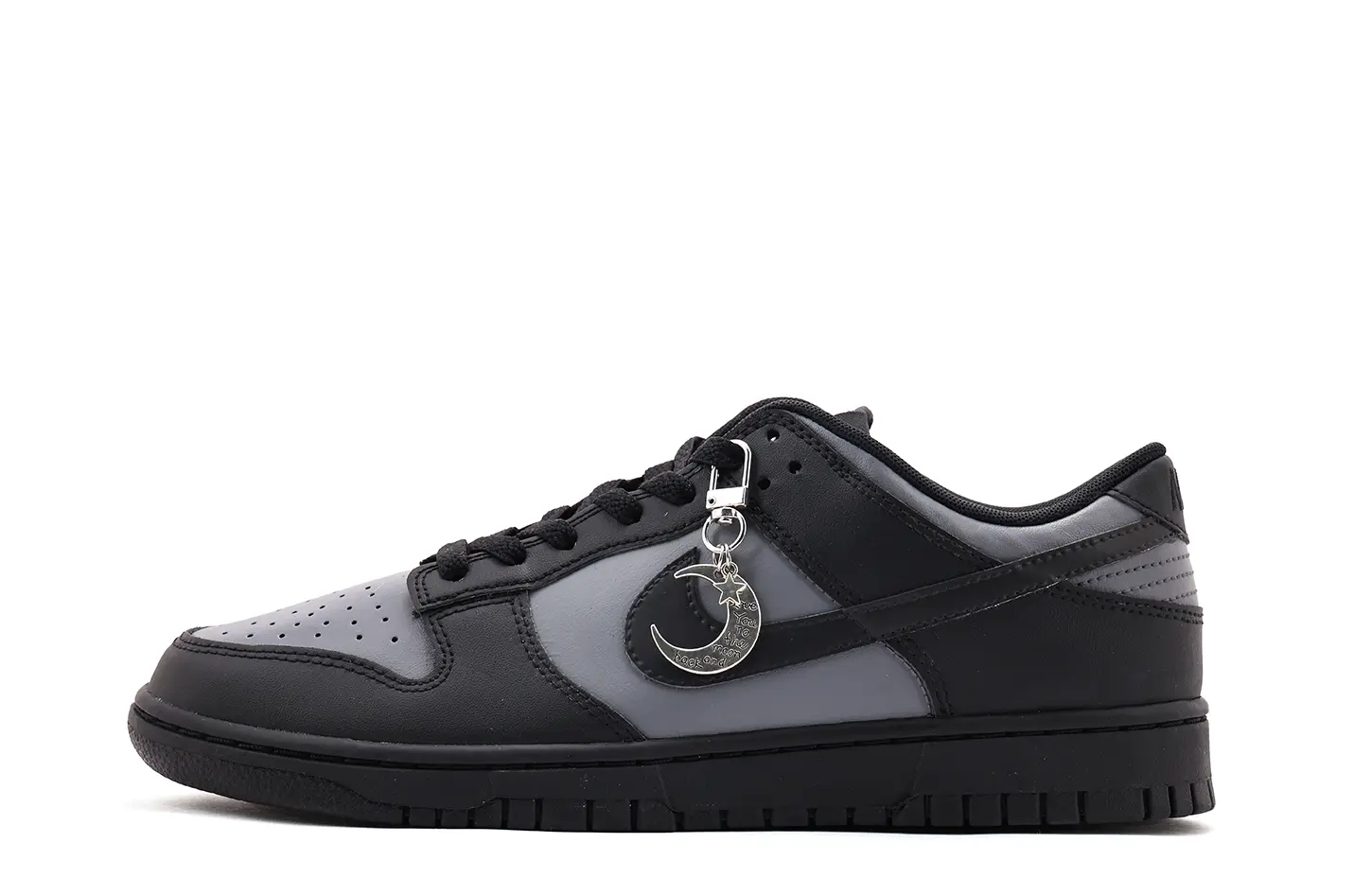 Nike Dunk Leather Wrapping, износостойкие и нескользящие низкие кроссовки для скейтбординга Unisex черно-серые
Nike Dunk Leather Wrapping, износостойкие и нескользящие низкие кроссовки для скейтбординга Unisex черно-серые
