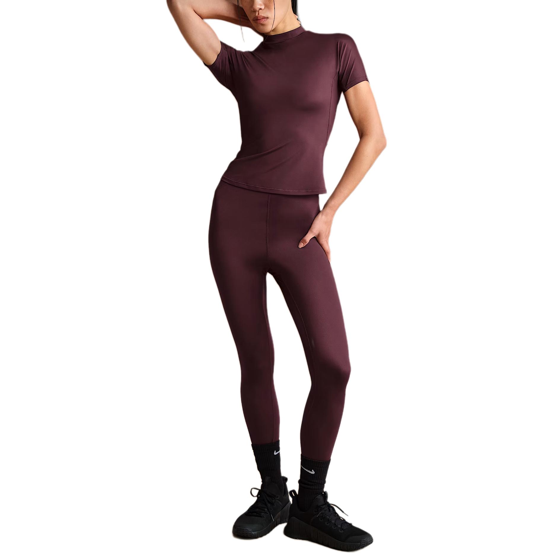 SKIMS Shine Женский топ с короткими рукавами и воротником-стойкой Nike, фуксия
SKIMS Shine Женский топ с короткими рукавами и воротником-стойкой Nike, фуксия