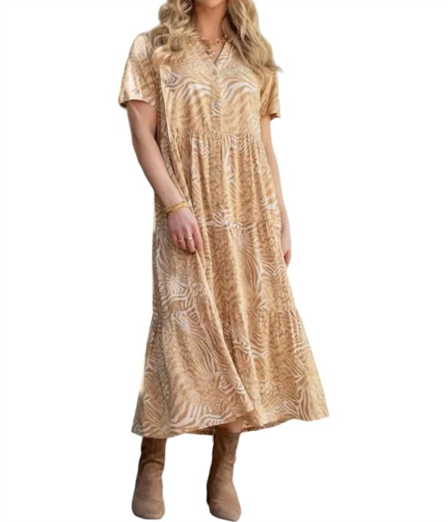 Платье миди Desiree в коричнево-белом цвете с абстрактным рисунком животных la mer luxe
Платье миди Desiree в коричнево-белом цвете с абстрактным рисунком животных la mer luxe