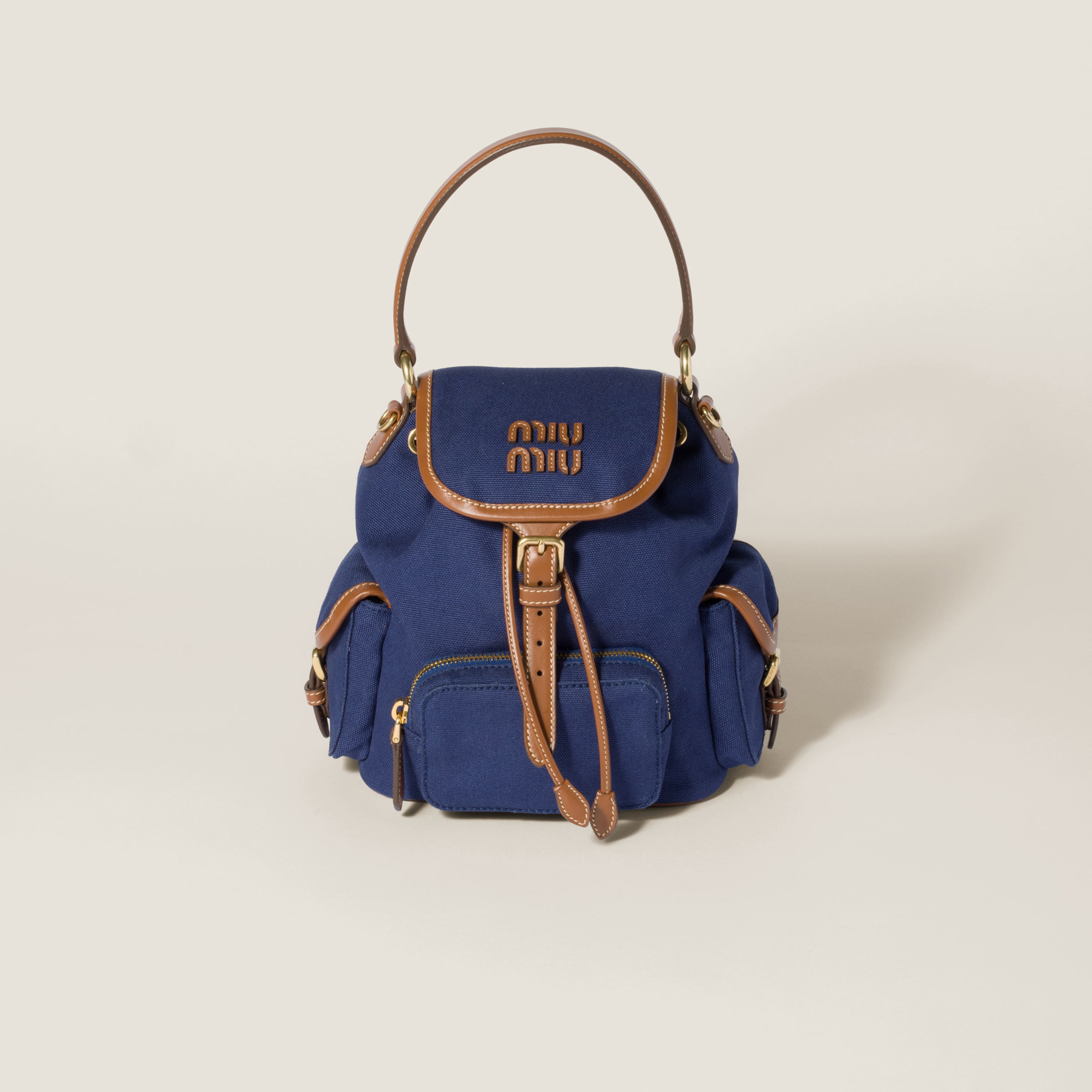 Рюкзак из канвы и кожи MIU MIU, василек с бренди
Рюкзак из канвы и кожи MIU MIU, василек с бренди