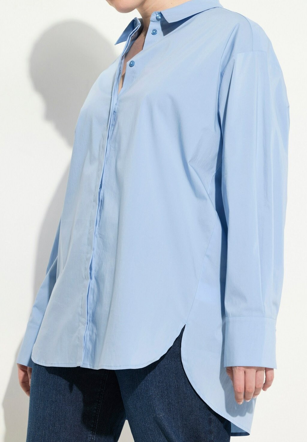 Блузка на пуговицах Ulla Popken, светло-голубой
Блузка на пуговицах Ulla Popken, светло-голубой