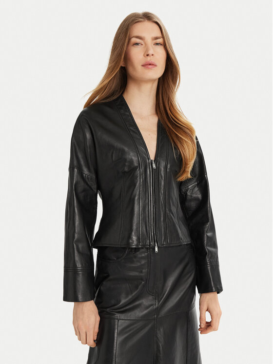 Кожаная куртка обычного кроя Daily 2513441041 Marella, черный
Кожаная куртка обычного кроя Daily 2513441041 Marella, черный