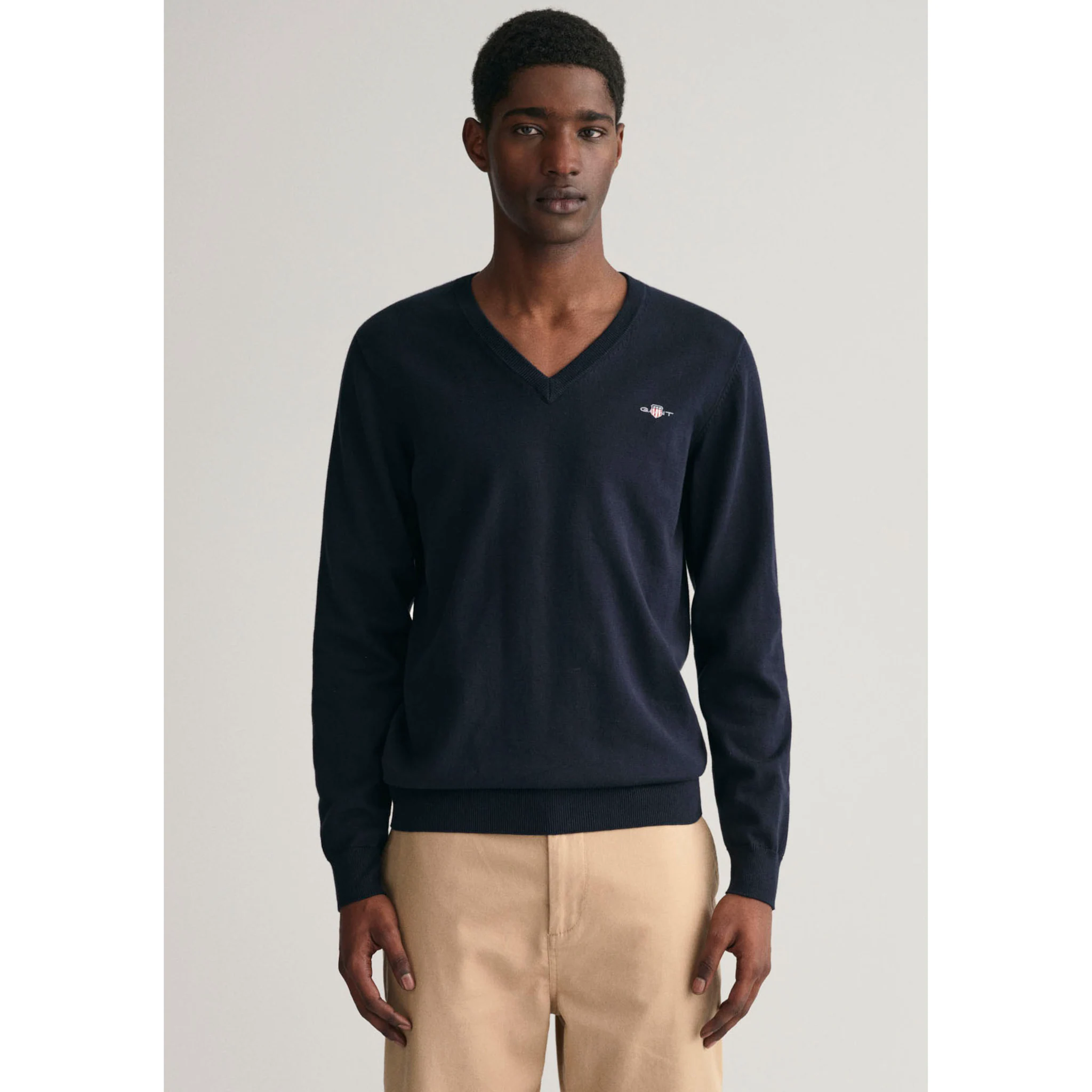 Свитер Gant с V-образным вырезом "Classic Cotton V-Neck", трикотаж премиум-класса из мягкого 100% хлопка, переходный свитер, синий
Свитер Gant с V-образным вырезом "Classic Cotton V-Neck", трикотаж премиум-класса из мягкого 100% хлопка, переходный свитер, синий