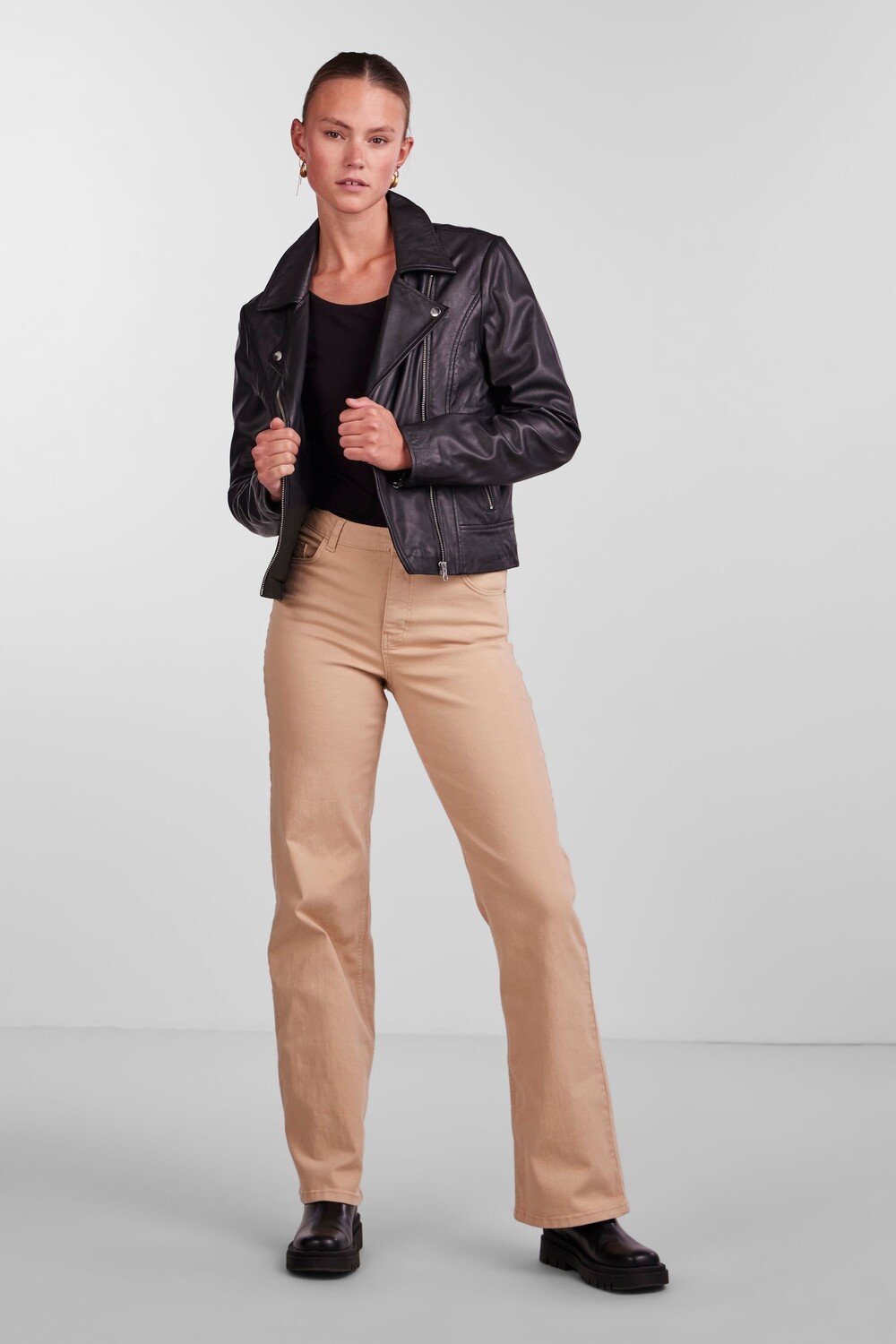 Байкерские вещи из натуральной кожи PIECES, черный 
Байкерские вещи из натуральной кожи PIECES, черный