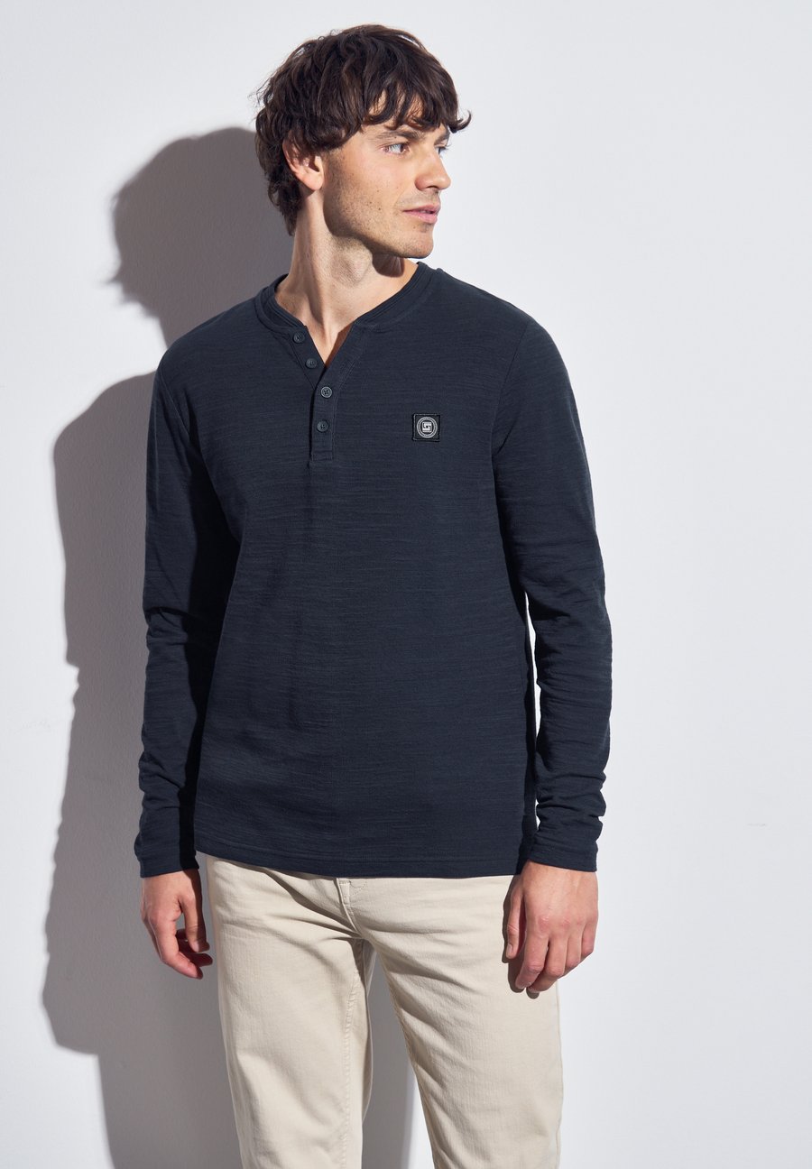 Топ Street One MEN SOFTES SLUB , Blau/Dark Blue
Топ Street One MEN SOFTES SLUB , Blau/Dark Blue