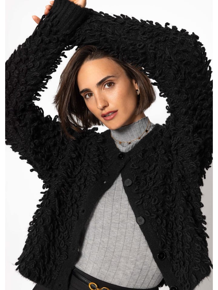 Черный кардиган с петлевой структурой SASSYCLASSY
Черный кардиган с петлевой структурой SASSYCLASSY