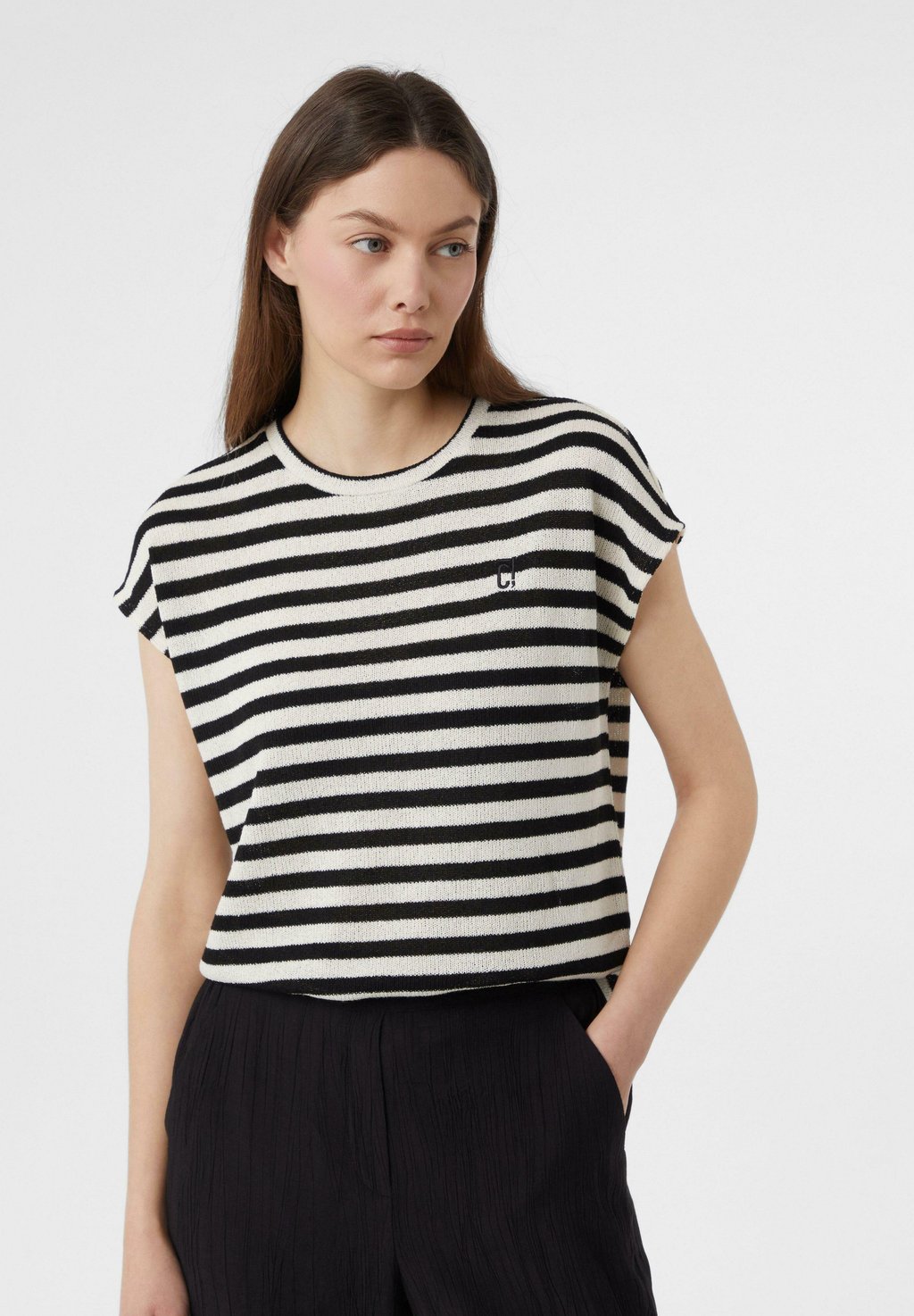 Футболка с принтом comma casual identity, кремовый
Футболка с принтом comma casual identity, кремовый