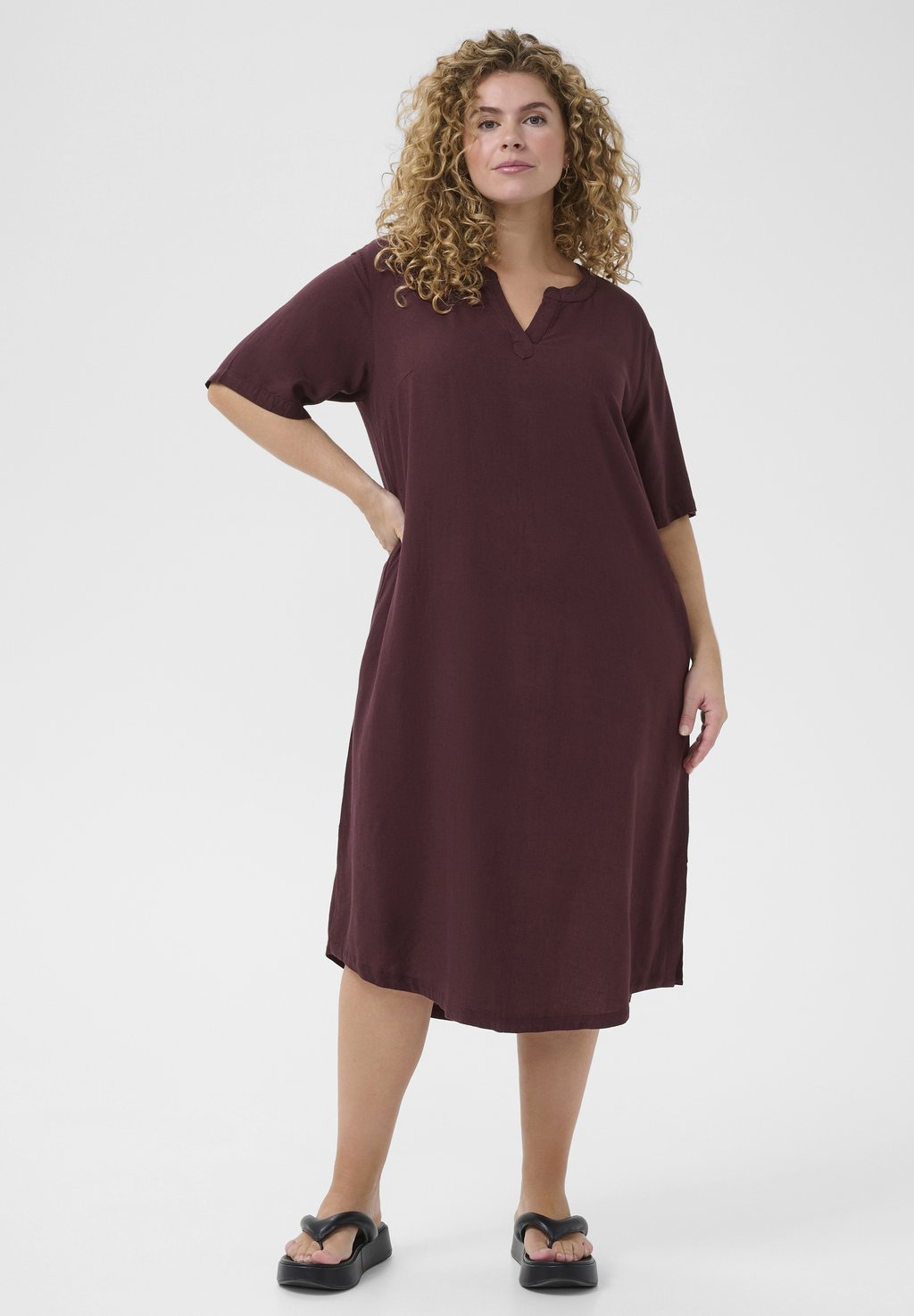 Повседневное платье KCMILLE Kaffe Curve, бургундия
Повседневное платье KCMILLE Kaffe Curve, бургундия