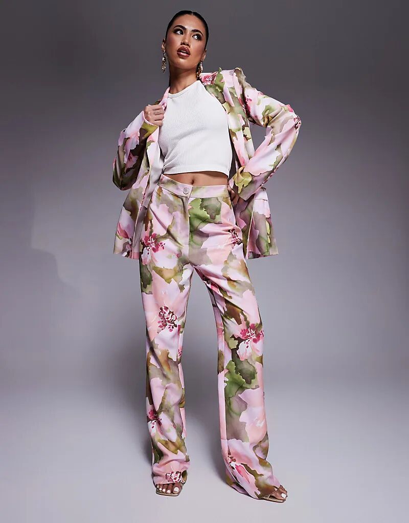 Строгие брюки ASOS LUXE с розовым цветочным принтом — часть комплекта 
Строгие брюки ASOS LUXE с розовым цветочным принтом — часть комплекта