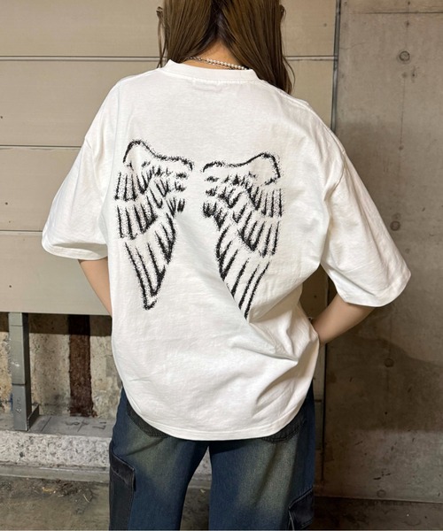 Футболка с принтом, крой оверсайз Sedacle, кремовый
Футболка с принтом, крой оверсайз Sedacle, кремовый