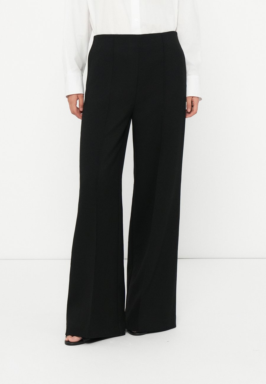 Брюки Tommy Hilfiger PUNTO WIDE , Black
Брюки Tommy Hilfiger PUNTO WIDE , Black