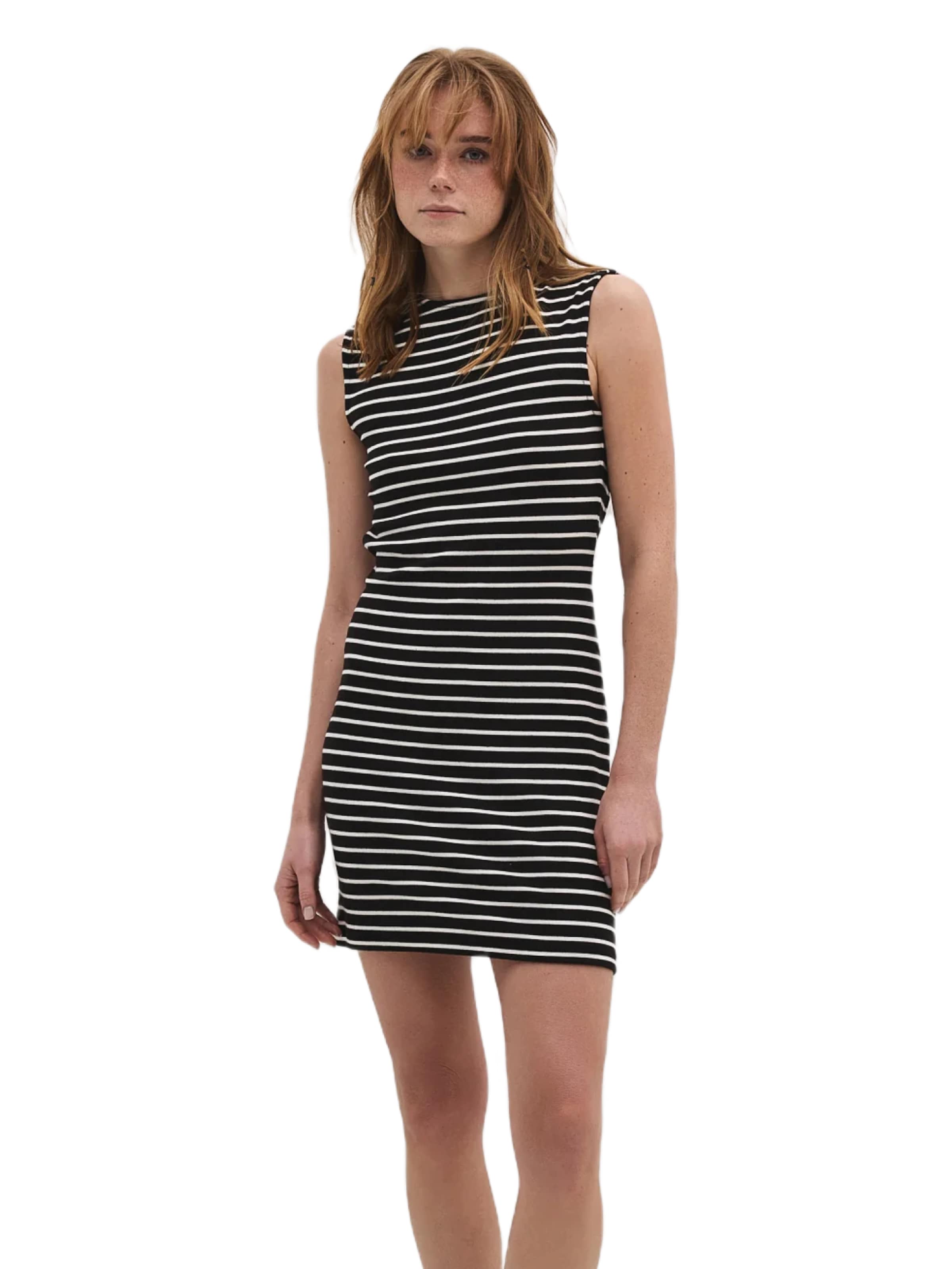 No Matter What Платье в черном цвете
No Matter What Платье в черном цвете