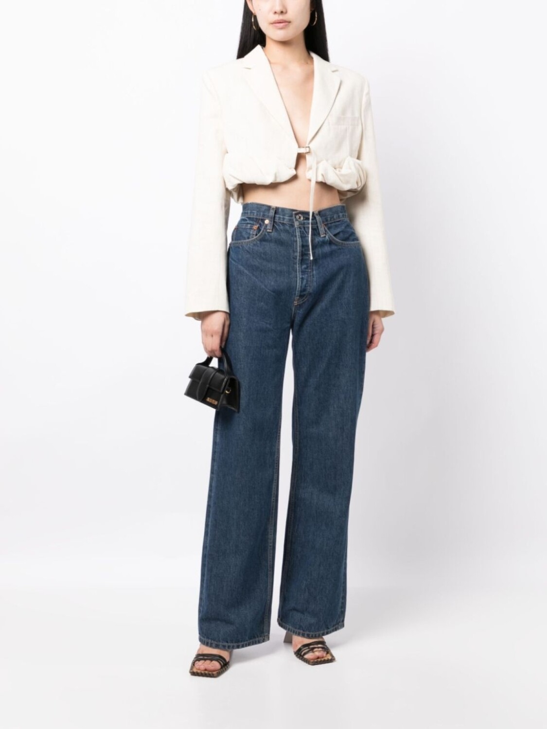 Жакет-болеро Croissant со сборками Jacquemus, бежевый
Жакет-болеро Croissant со сборками Jacquemus, бежевый