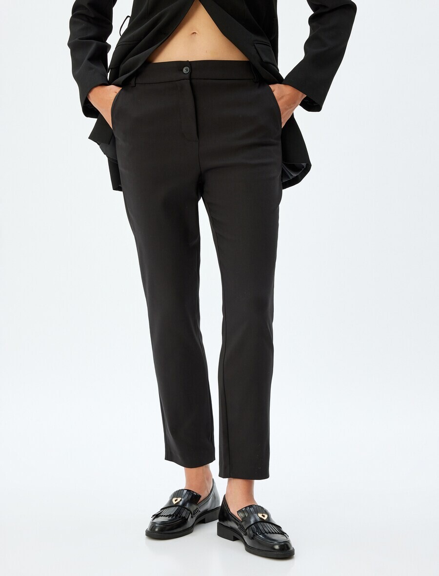 Брюки чинос Koton Slim fit Chino Pants, черный
Брюки чинос Koton Slim fit Chino Pants, черный