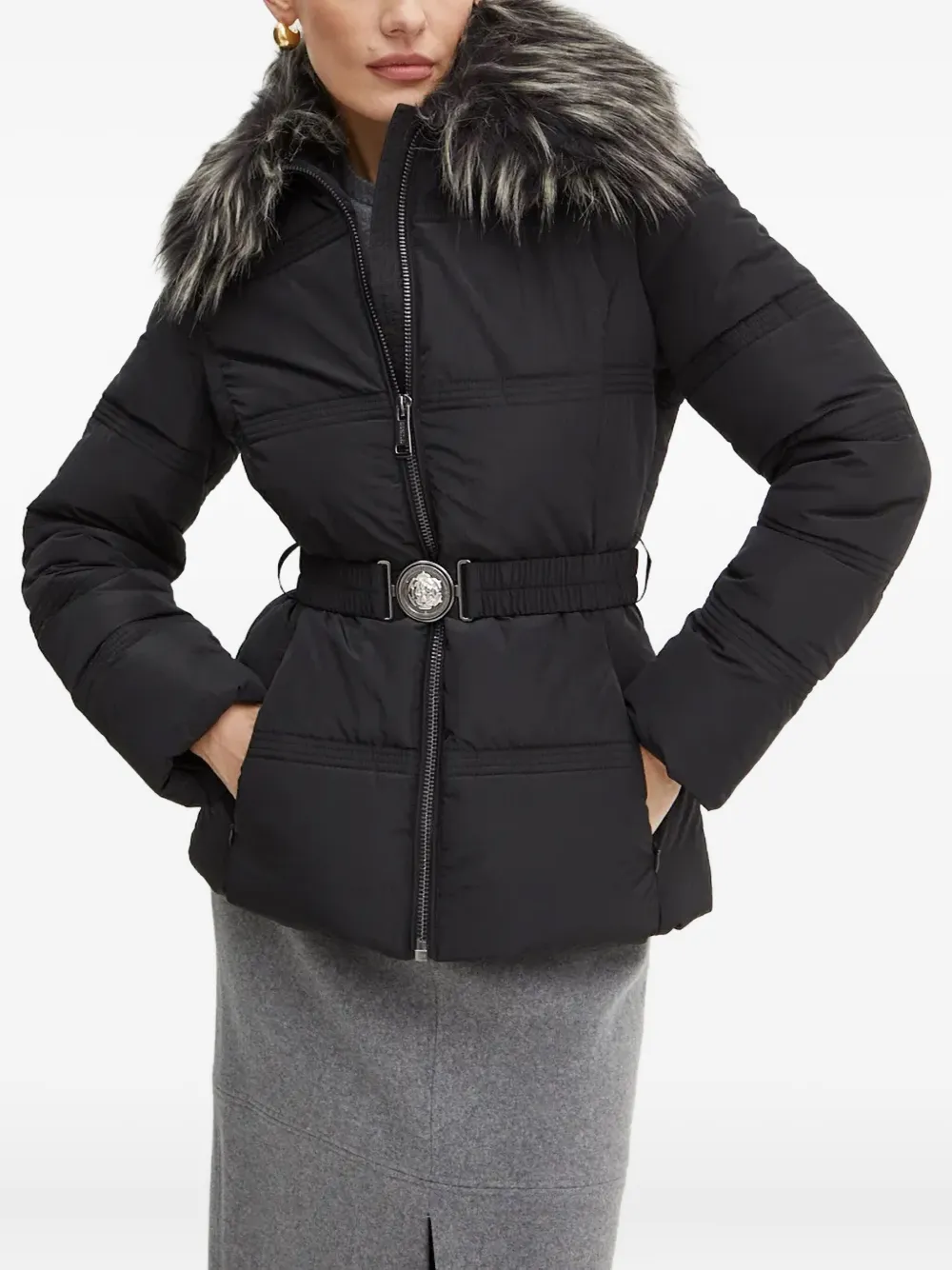 Куртка с меховым воротником и поясом Guess Usa, черный 
Куртка с меховым воротником и поясом Guess Usa, черный