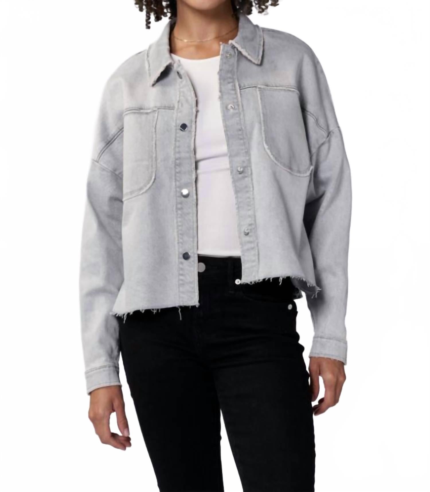 Укороченная джинсовая куртка Gina в цвете Dovey DEAR JOHN DENIM, Dovey
Укороченная джинсовая куртка Gina в цвете Dovey DEAR JOHN DENIM, Dovey