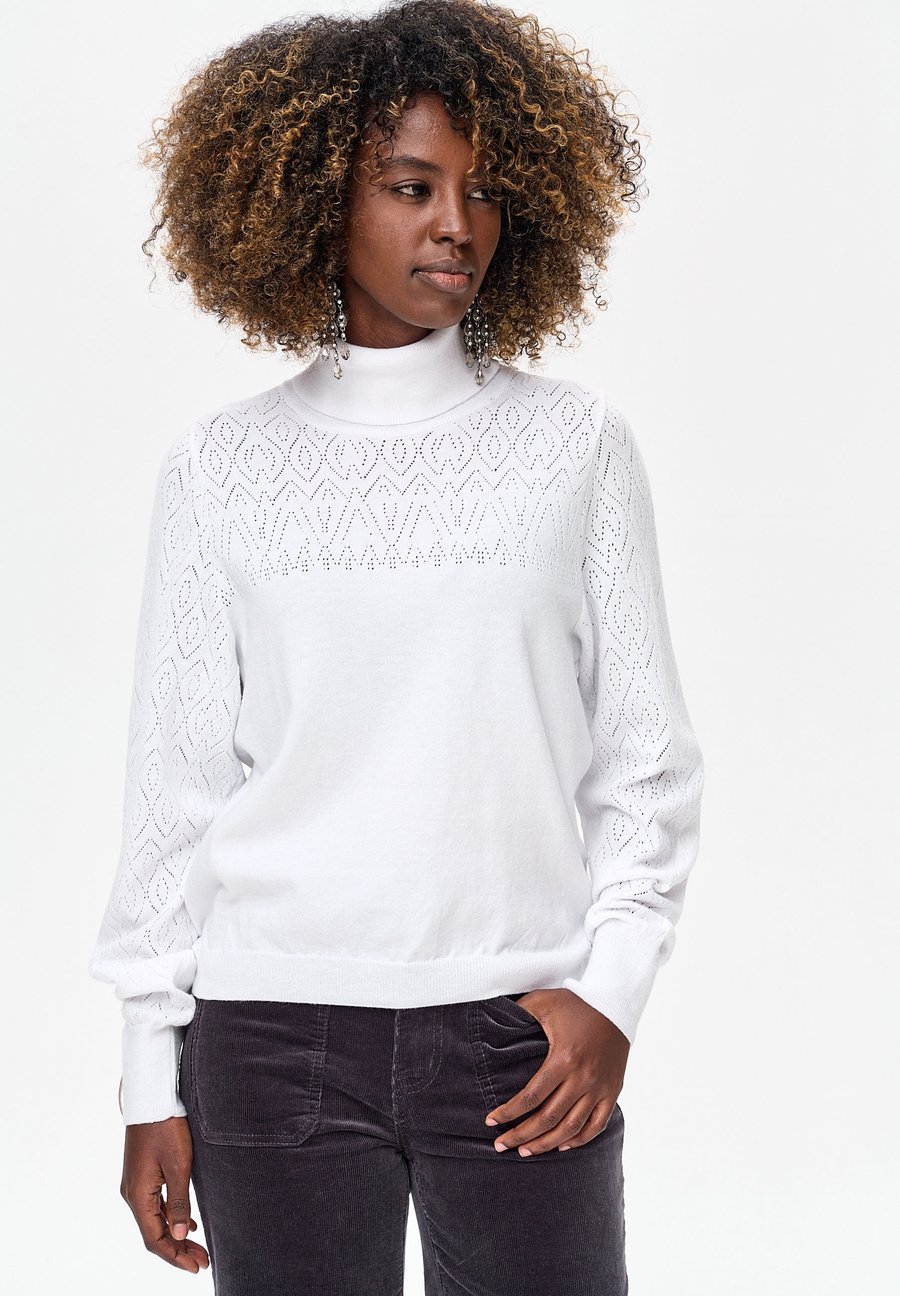 Джемпер blue shadow Jumper, White
Джемпер blue shadow Jumper, White