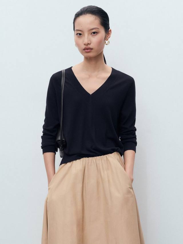 Джемпер Lucca с V-образным вырезом Mango, Navy
Джемпер Lucca с V-образным вырезом Mango, Navy