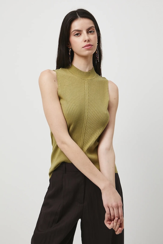 Топ Medicine, зеленый
Топ Medicine, зеленый