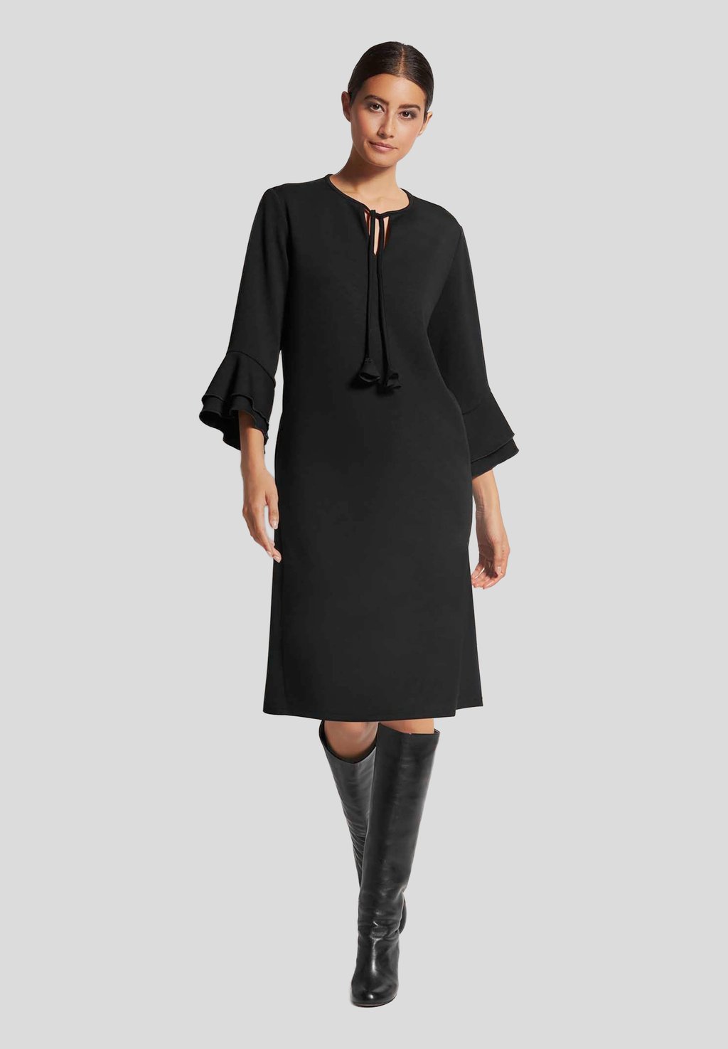 Платье из джерси MIT TROMPETENÄRMELN MADELEINE, черный
Платье из джерси MIT TROMPETENÄRMELN MADELEINE, черный