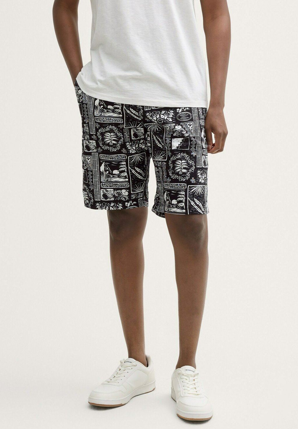 Шорты TOM TAILOR DENIM, черный
Шорты TOM TAILOR DENIM, черный