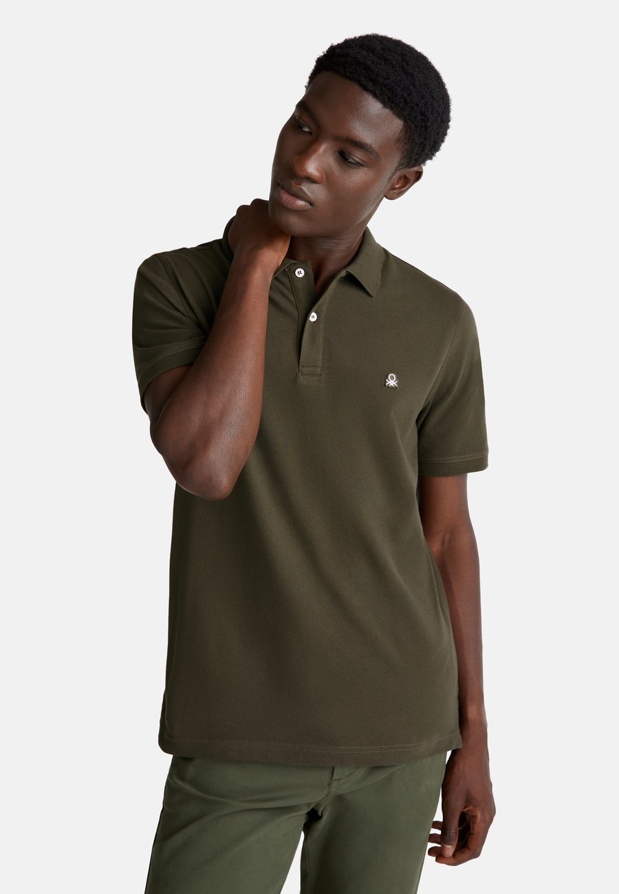 Поло United Colors of Benetton SHORT SLEEVE WITH LOGO PATCH ON LEFT BREAST, Green
Поло United Colors of Benetton SHORT SLEEVE WITH LOGO PATCH ON LEFT BREAST, Green