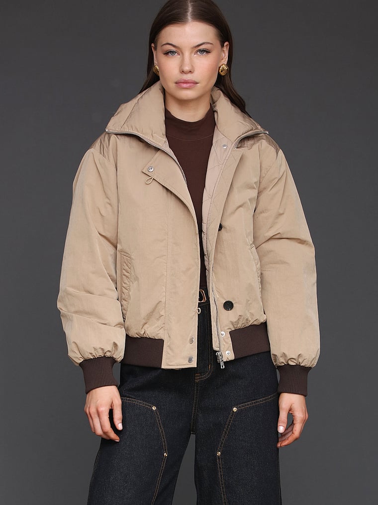 Утепленная куртка с высоким воротом Avec Les Filles, хаки
Утепленная куртка с высоким воротом Avec Les Filles, хаки