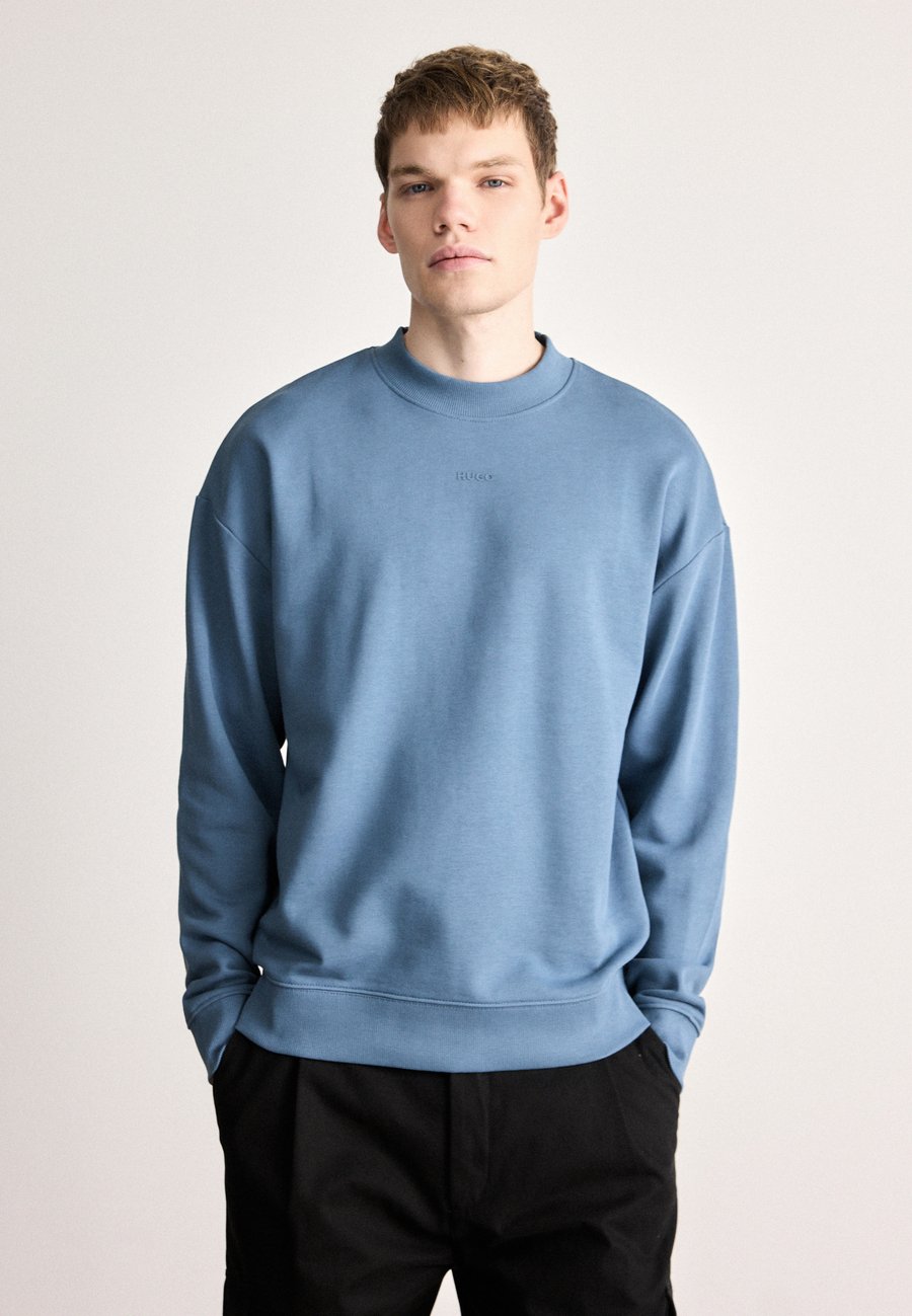 Толстовка HUGO DAPOCREW, Open Blue/Blue
Толстовка HUGO DAPOCREW, Open Blue/Blue